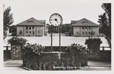 130671 Gezicht op de exercitievelden van de Du Moulinkazerne (Amersfoortsestraat 80) te Soesterberg (gemeente Soest).